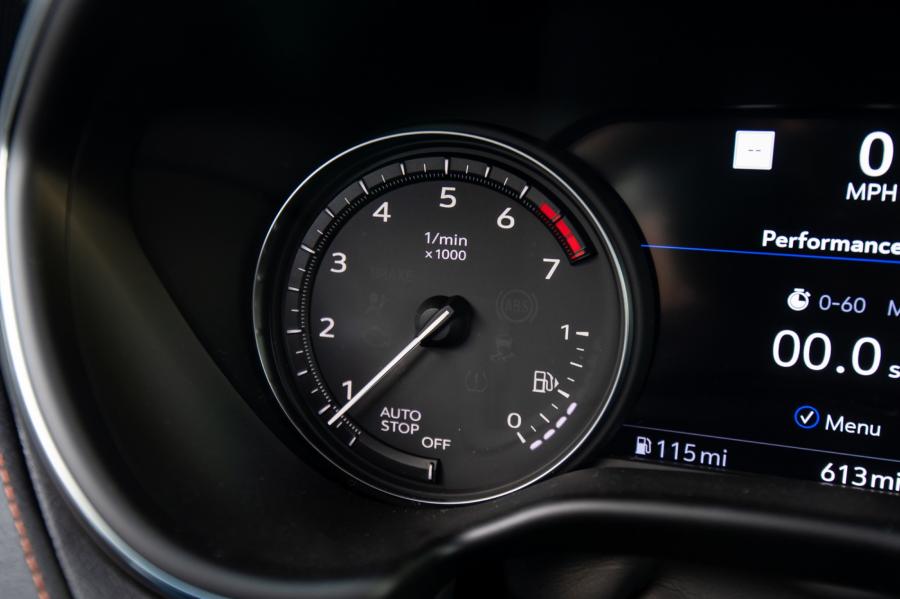 Панель приборов Cadillac CT5-V 2019 года  (фото 26 из 33)
